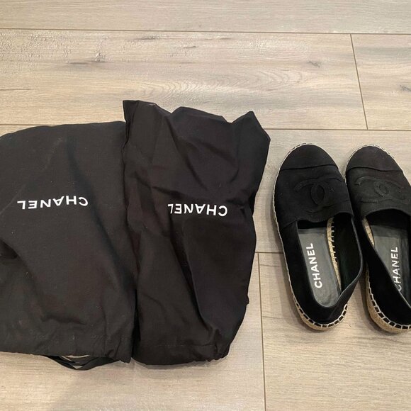 Chanel - Espadrille 40 Velvet Cap Toe CC Monogram Flats in Black - Picture 2 of 3